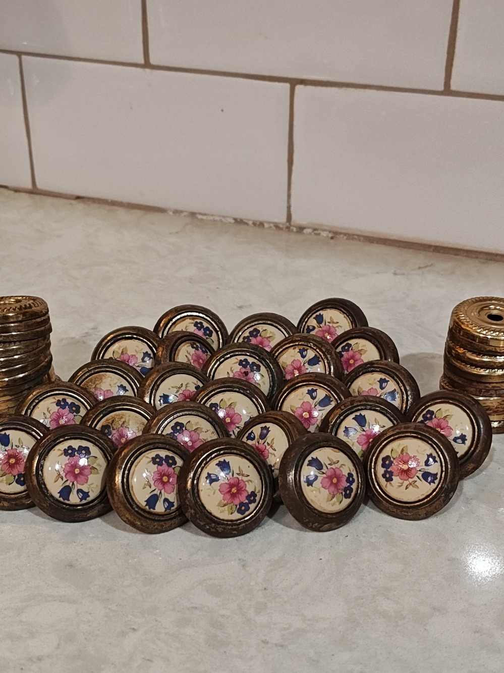 Vintage Lot Of 24 Round Drawer Cabinet Pulls Porcelain & Cast Brass With Flowers